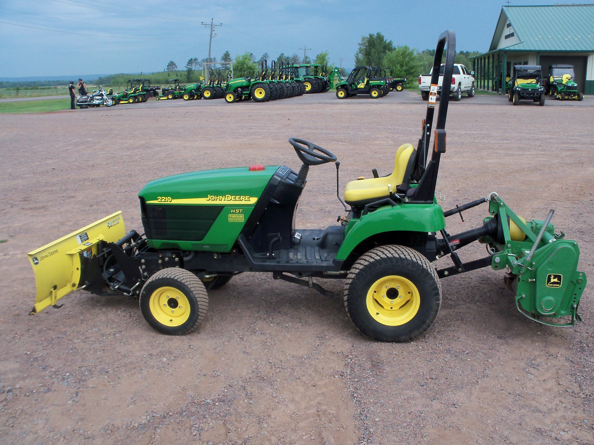 2004 John Deere 2210 Tractors Compact (140hp.) John Deere