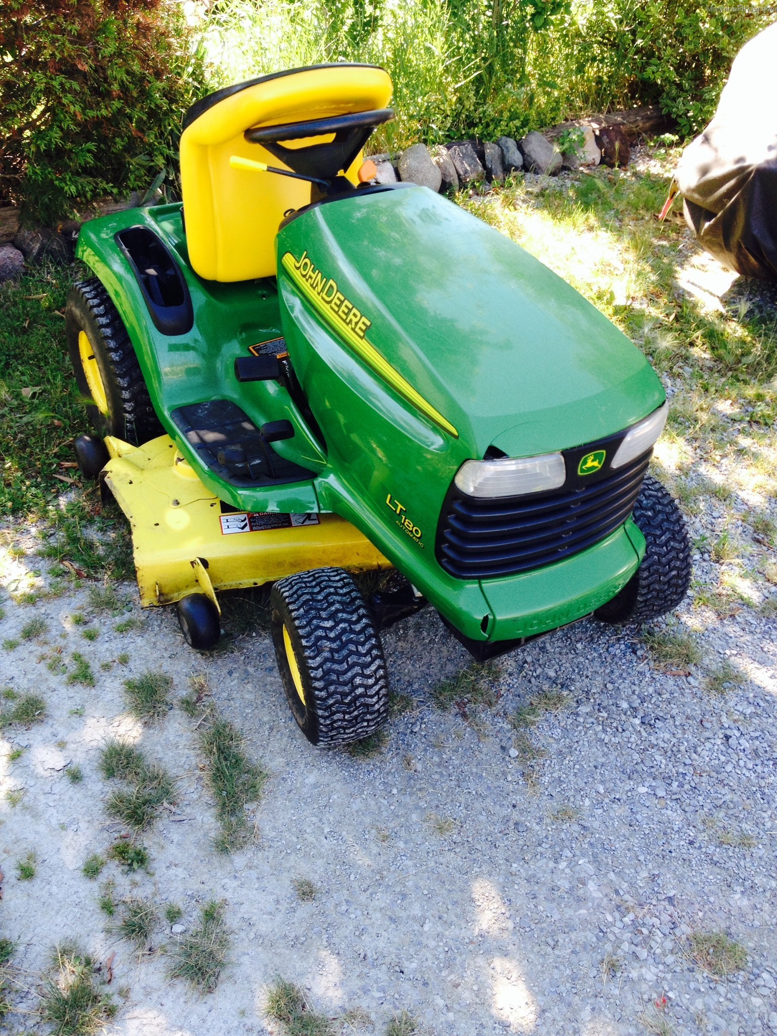 2003 John Deere LT180 Lawn & Garden and Commercial Mowing John Deere