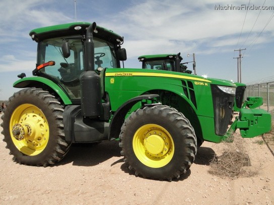 2011 John Deere 8235R