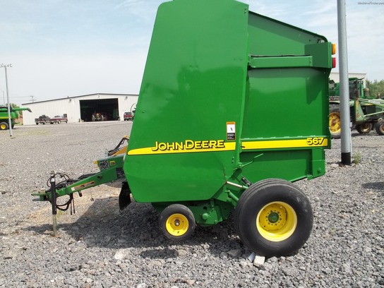 2003 John Deere 567