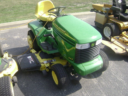 1999 John Deere 345