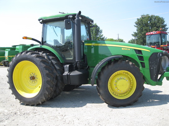 2010 John Deere 8320R