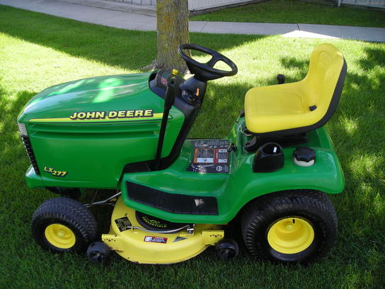 2001 John Deere LX277