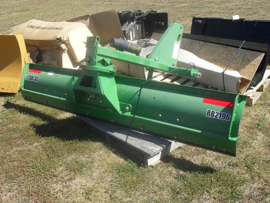  John Deere RB2196