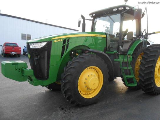 2011 John Deere 8235R