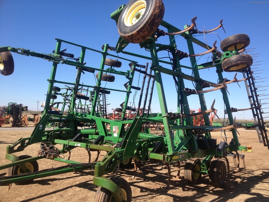 2004 John Deere 2400