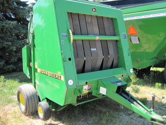 1997 John Deere 566