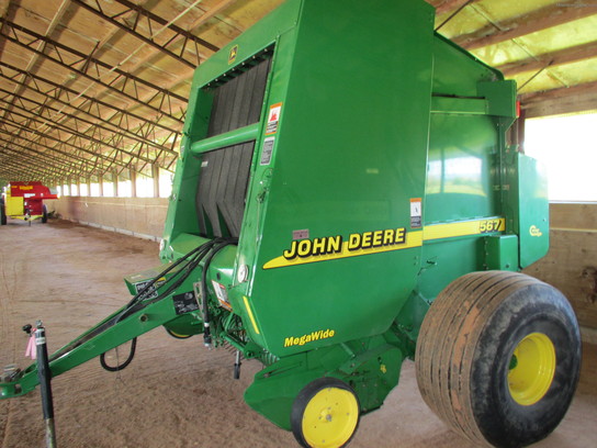 2001 John Deere 567