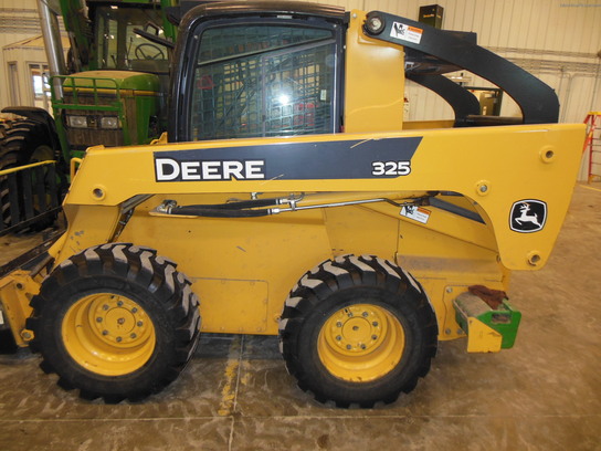 2008 John Deere 325