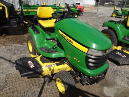 John Deere X320