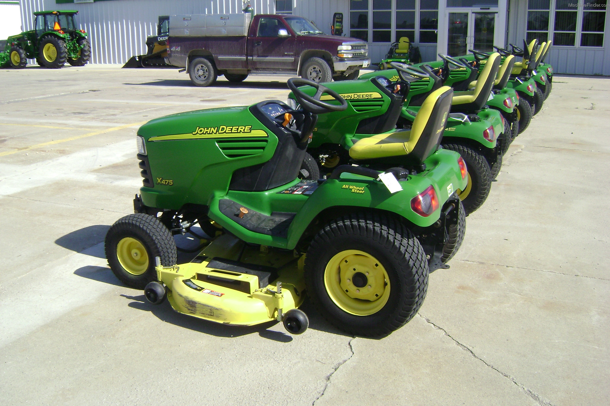 2003 John Deere X475 Lawn & Garden and Commercial Mowing John Deere