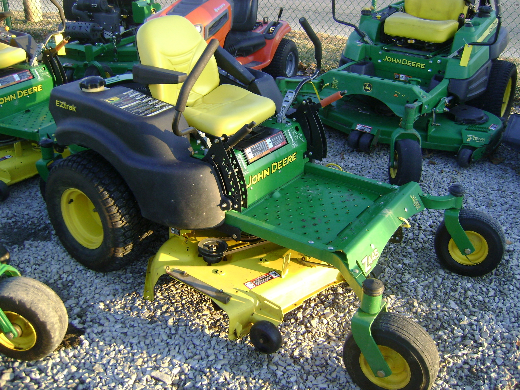 2008 John Deere Z445 Lawn & Garden and Commercial Mowing John Deere