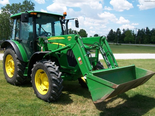 2009 John Deere 5105M
