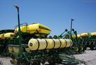 John Deere 7200