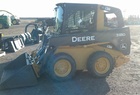  John Deere 318D