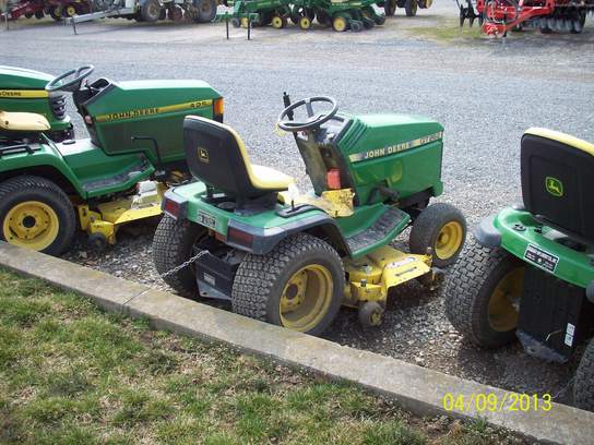 1998 John Deere GT262