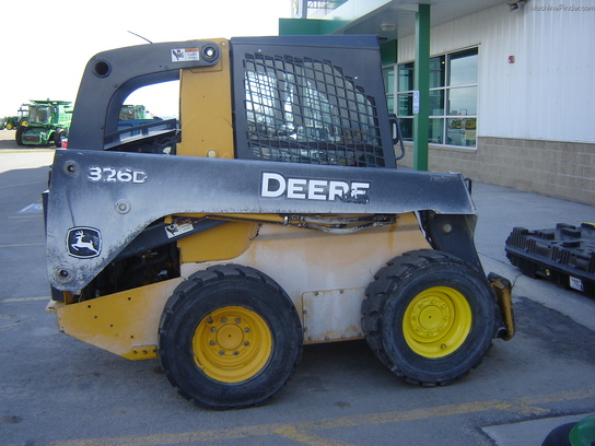 2011 John Deere 326D