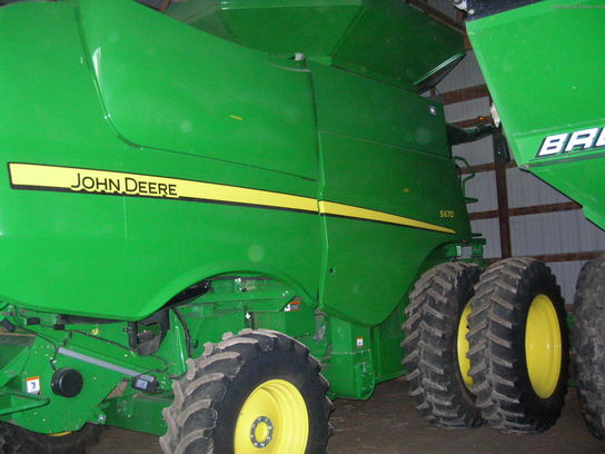 2012 John Deere S670