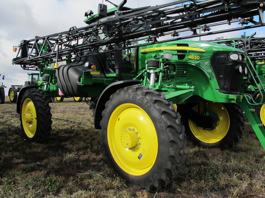 2012 John Deere 4830