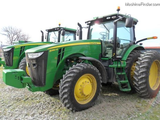 2011 John Deere 8260R