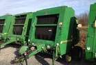 1999 John Deere 566