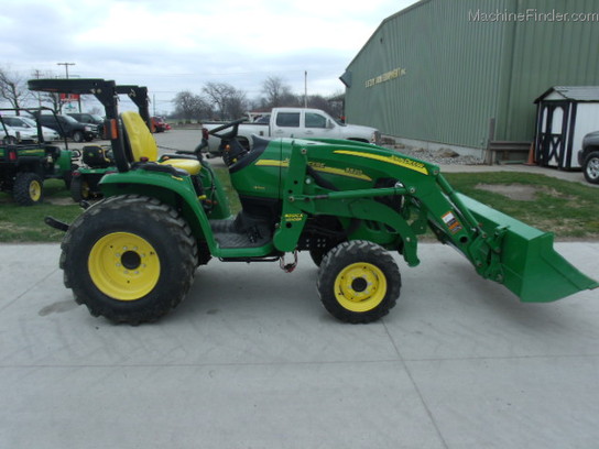 2012 John Deere 3320