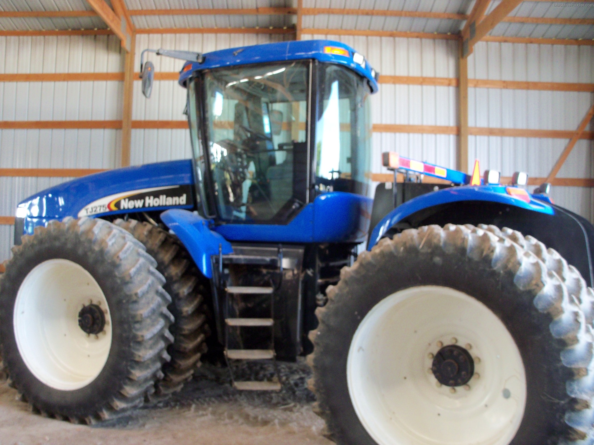 2005 New Holland TJ275 Tractors Articulated 4WD John Deere