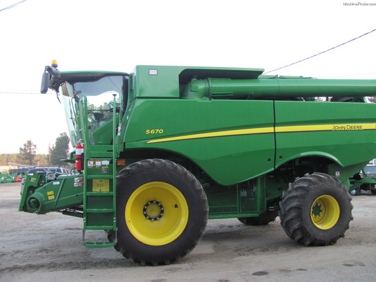 2012 John Deere S670