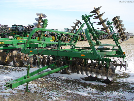  John Deere 230