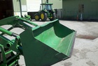  John Deere 3320