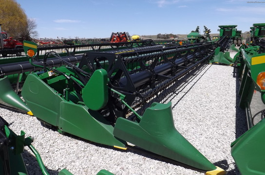 2011 John Deere 635F FLEX PLATFORM