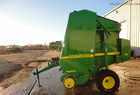 2002 John Deere 567