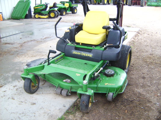 2007 John Deere 737