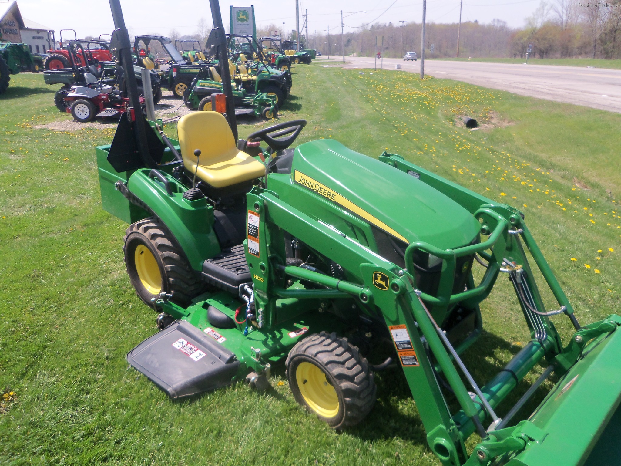 2013 John Deere 1023E Tractors Compact (140hp.) John Deere
