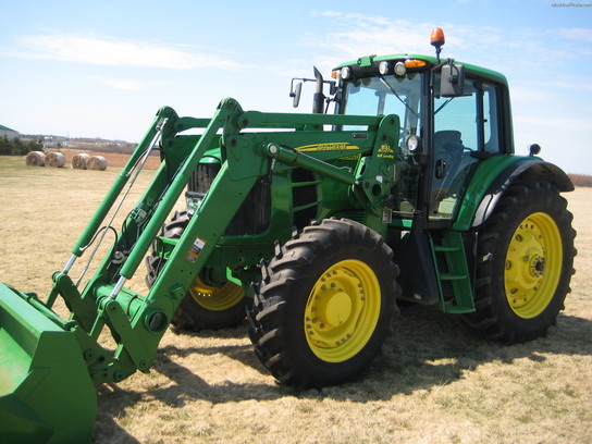 2008 John Deere 7330