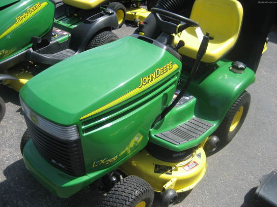 2002 John Deere LX 266
