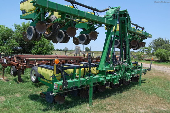 2010 John Deere 1720