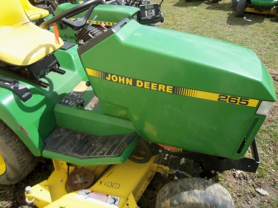 1989 John Deere 265