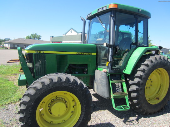1997 John Deere 7410