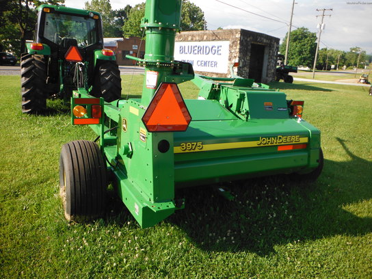  John Deere 3975