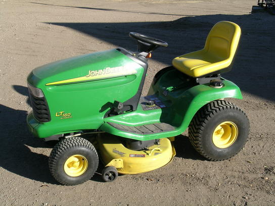 2005 John Deere LT160