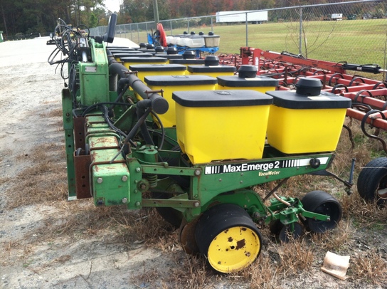  John Deere 7300