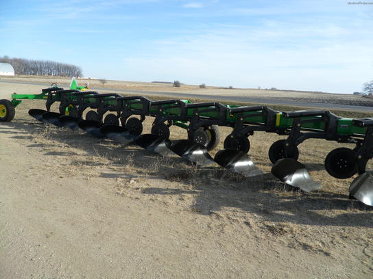 2012 John Deere 3710