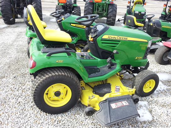 2011 John Deere X724