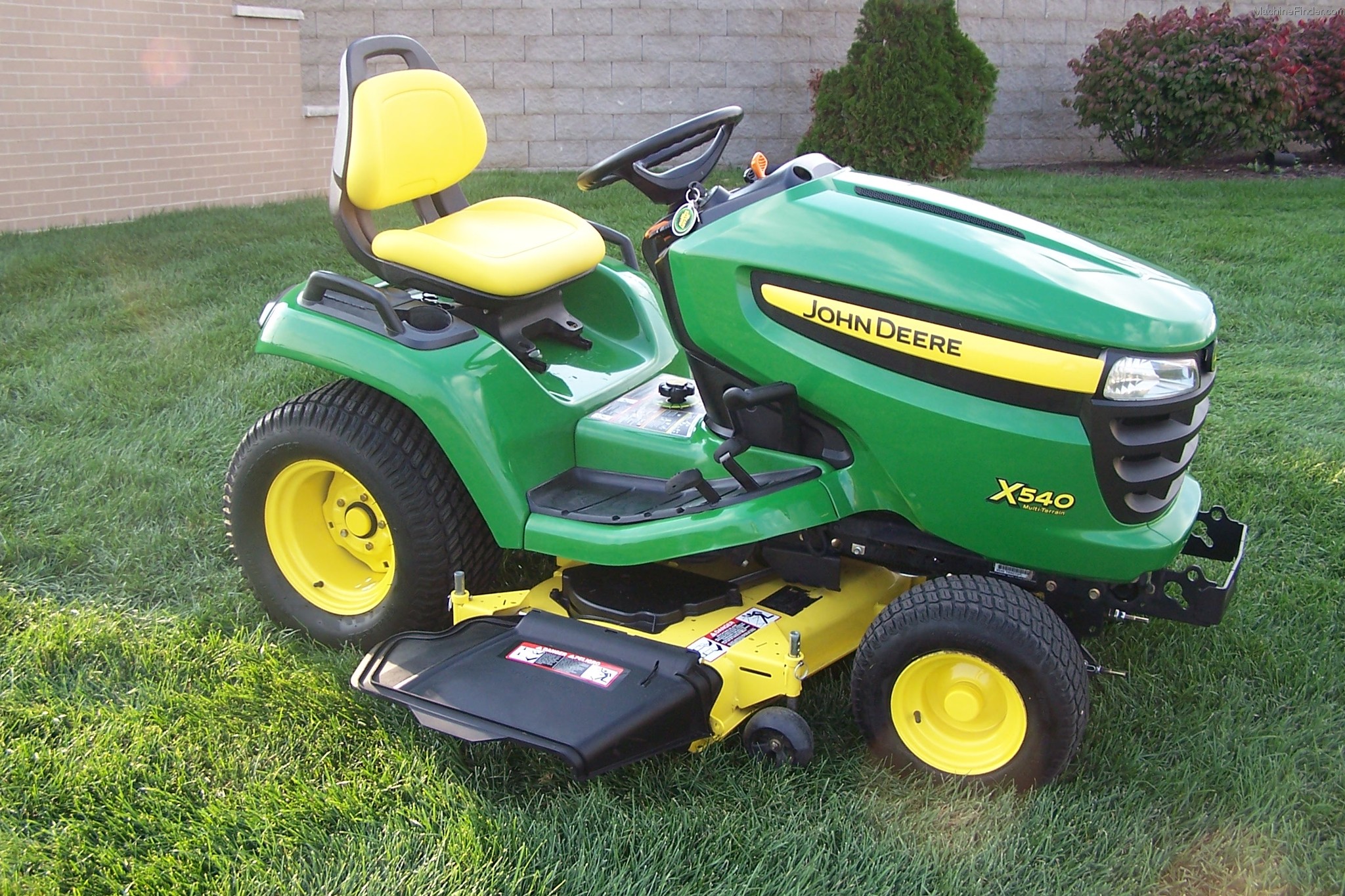 2008 John Deere X540 Lawn & Garden and Commercial Mowing John Deere