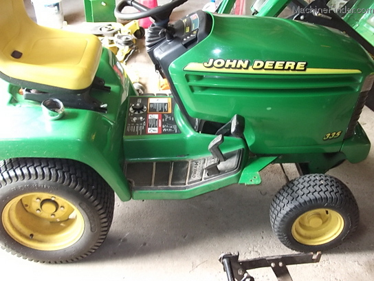 2000 John Deere 335