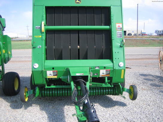2002 John Deere 567
