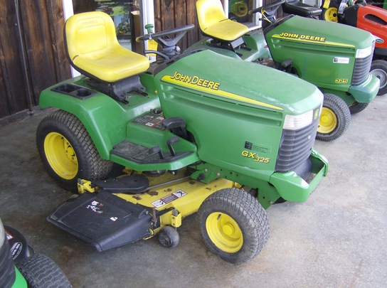 2002 John Deere GX325