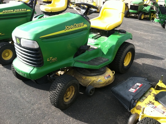 2005 John Deere LT160