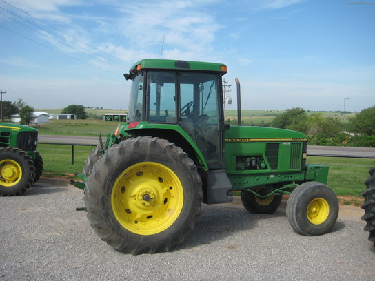 1995 John Deere 7400